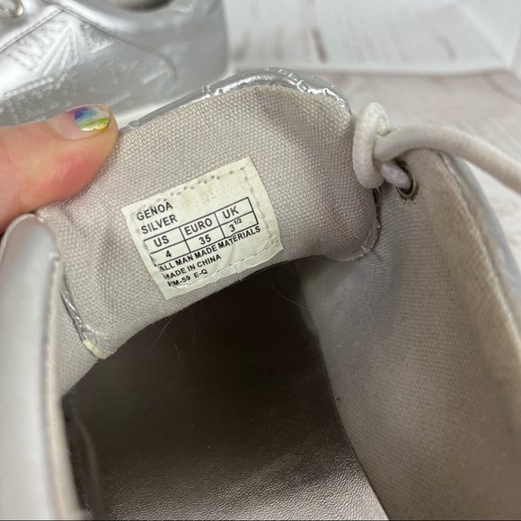 Girls Michael Kors “Genoa” silver sneakers size 4 - Picture 7 of 7